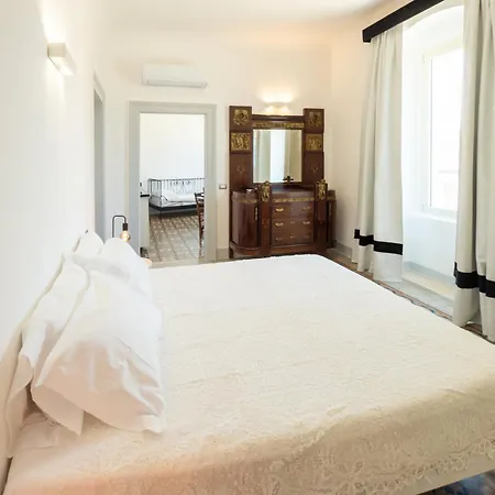 Palazzo Didonna 招待所 3*